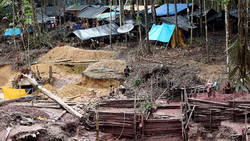 Governo Lula contrata empresa de liderança de grupo “pró-garimpo” para serviço em território Yanomami