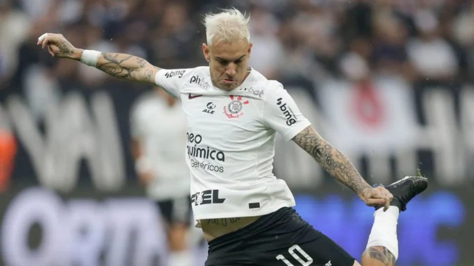 Corinthians faz 2 a 0 no Fluminense e deixa Z4 do Brasileirão