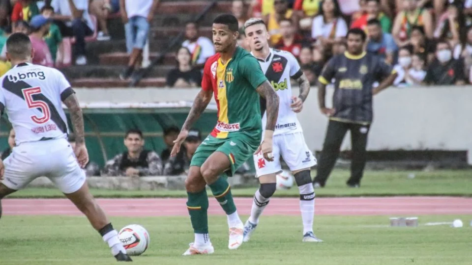 STJD bane atacante por envolvimento em casos de manipulação no futebol