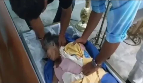 Mulher de 76 anos acorda dentro de caixão durante o seu velório no Equador; Veja vídeo