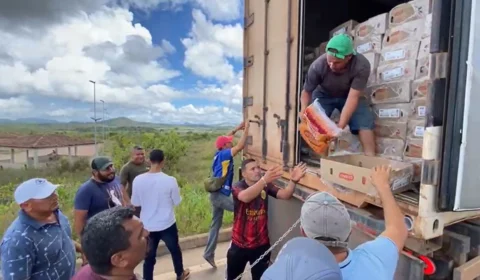 VÍDEO: Empresários brasileiros na fronteira com a Venezuela doam alimentos para não estragar