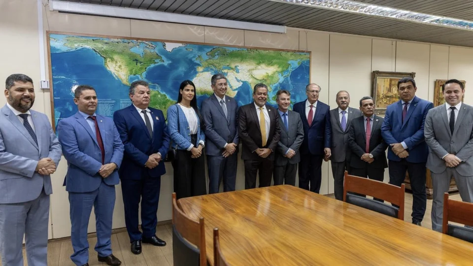 Comitiva de Roraima reúne com vice-presidente para discutir ações contra “boicote” da Venezuela