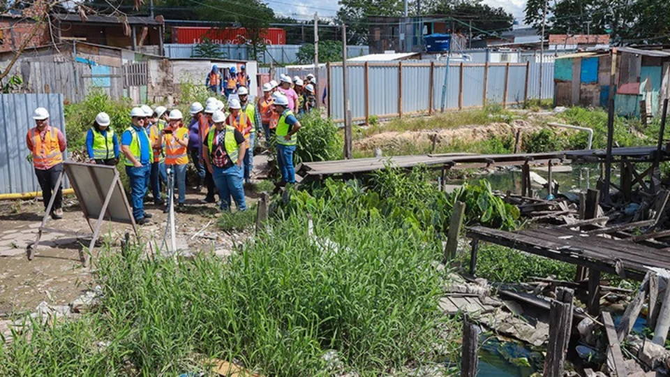 Missão do BID acompanha avanços do Prosamin+ nas comunidades da Sharp e Manaus 2000