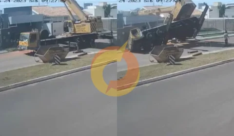 Vídeo: guindaste que içava piscina tomba e destrói casa de luxo