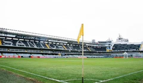 Com portões fechados, Santos e Flamengo se enfrentam na Vila