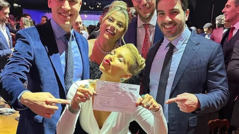 Leilão do Neymar: médico paga R$ 700 mil para passar um dia inteiro com Virginia Fonseca