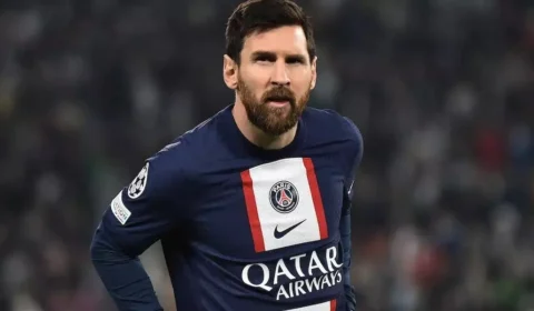 Técnico do PSG anuncia saída de Lionel Messi