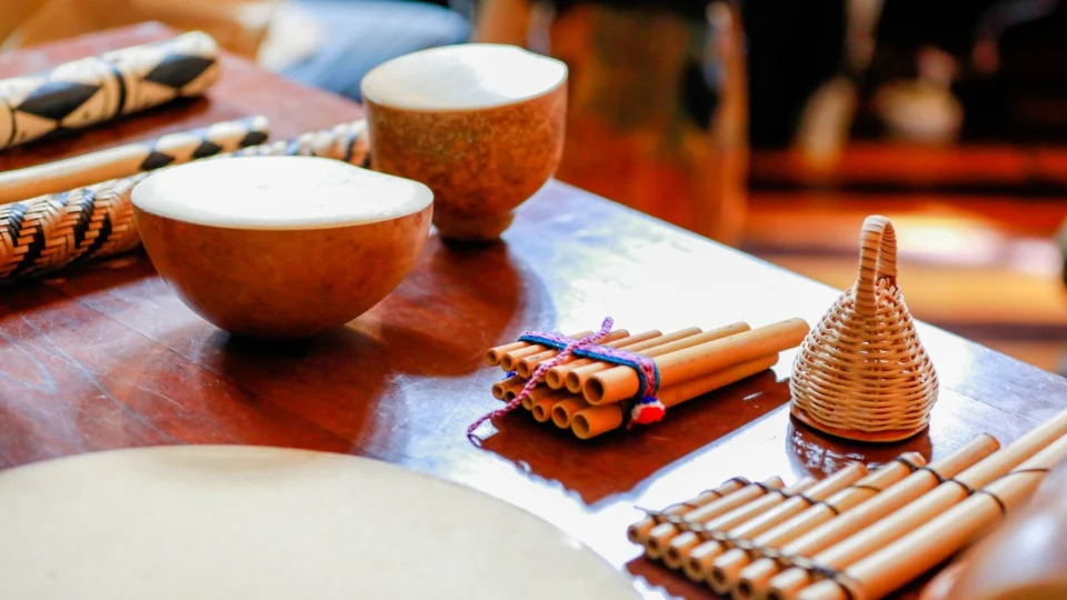 Liceu oferece curso inédito para confecção de bioinstrumentos musicais da natureza amazônica