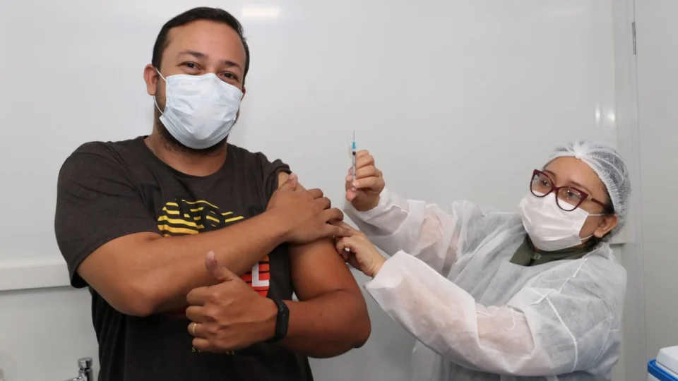 Vacina contra Covid-19 está disponível até quarta-feira em Manaus