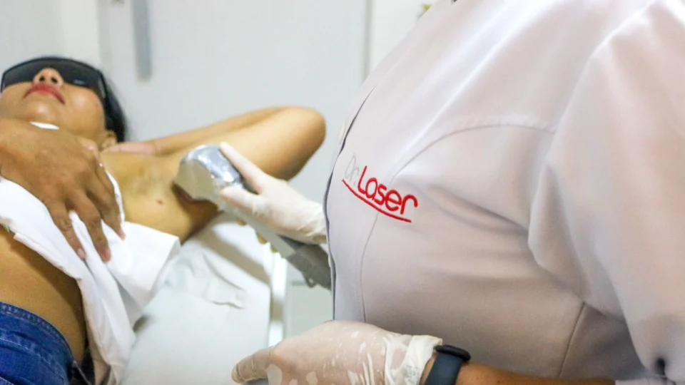 Especialista orienta o método ideal para eliminação dos pelos