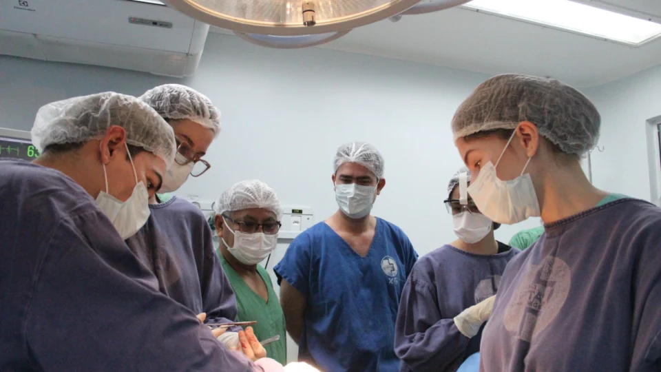 “A cirurgia veio na hora certa”, diz filho e paciente idoso atendido na jornada de cirurgias promovida pela Saúde do Amazonas