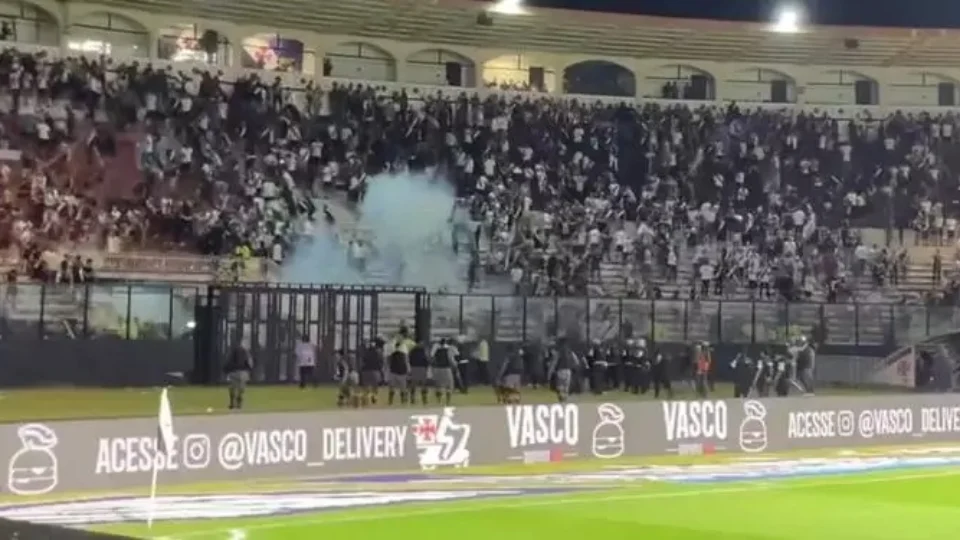 Confusão com tumulto e tiros ocorre no final da partida entre Vasco e Goiás
