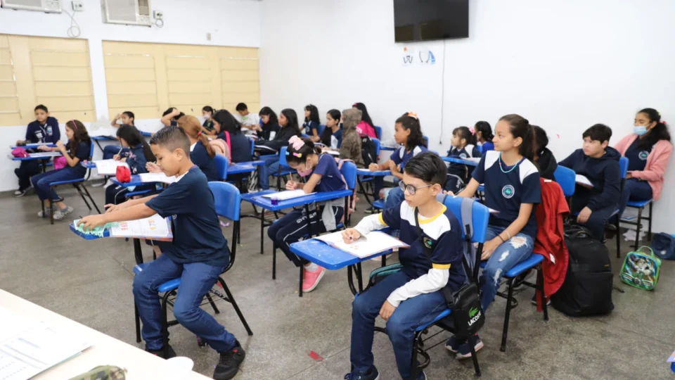 Estudantes da rede municipal retornam às aulas na próxima segunda-feira