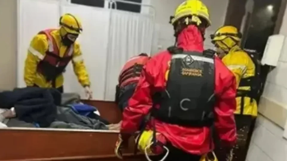 VÍDEOS: Ciclone causa estragos, inundações e deixa desaparecidos no RS