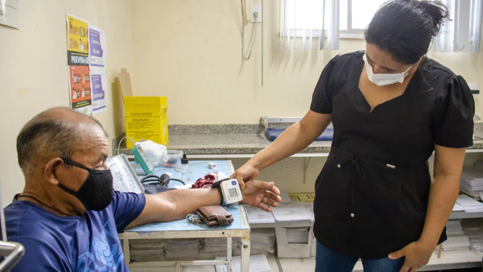 Pessoas com hipertensão e diabetes devem atualizar dados nas UBSs de Manaus