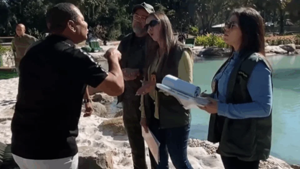 VEJA VÍDEO: pai de Neymar recebe voz de prisão e obra em mansão é interditada