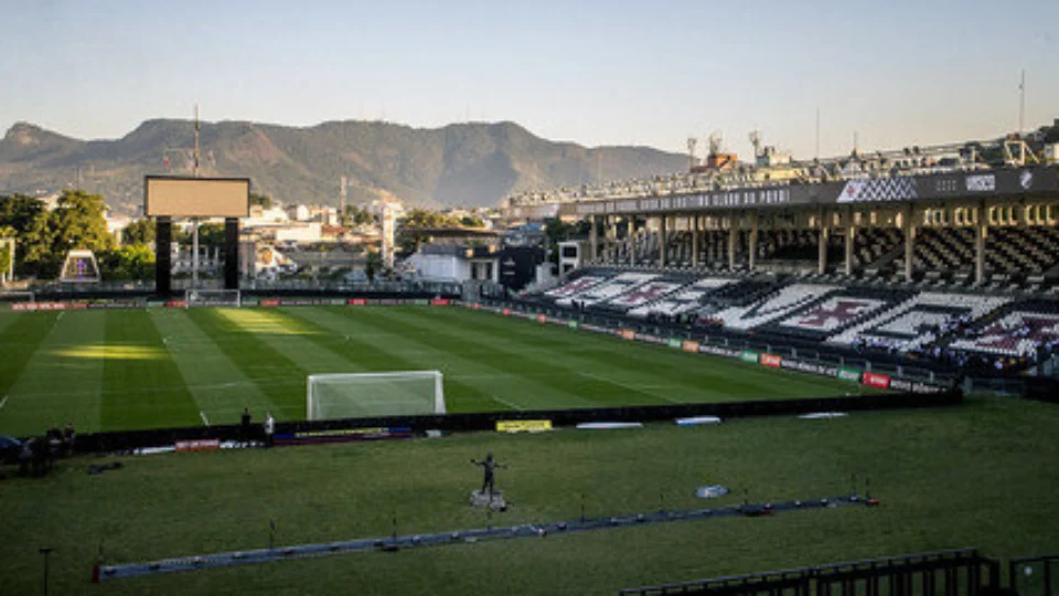 Justiça suspende interdição de São Januário para jogos sem público