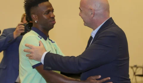 Vini Jr. comandará novo comitê antirracismo da Fifa, afirma Infantino