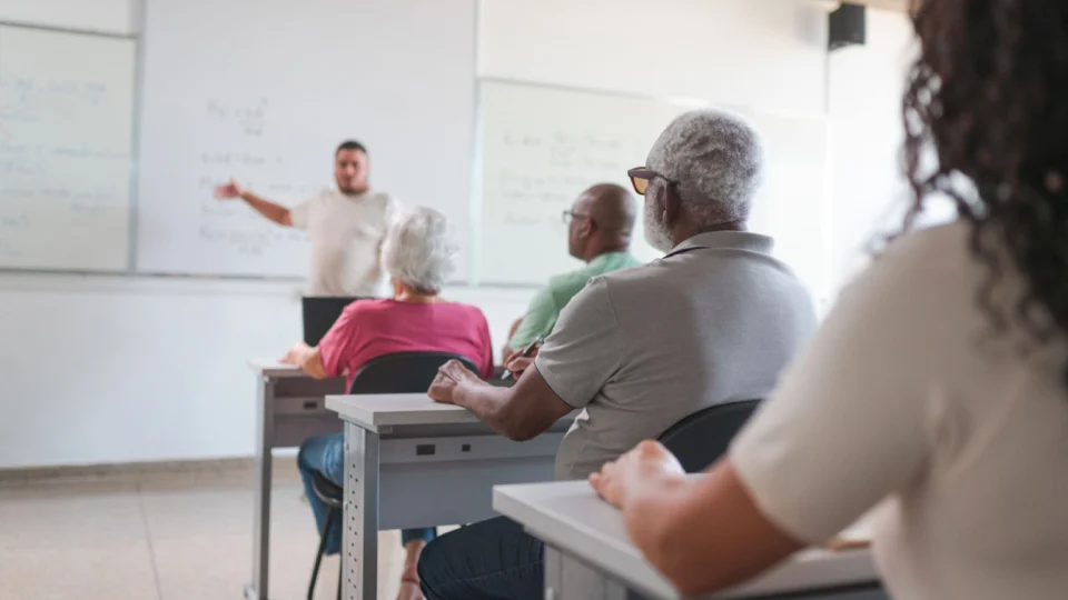 Sesc Amazonas abre inscrições para 100 vagas gratuitas na EJA 