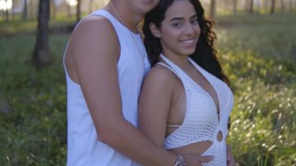 Mirella Santos anuncia que está grávida do primeiro filho com o marido “Zinho”