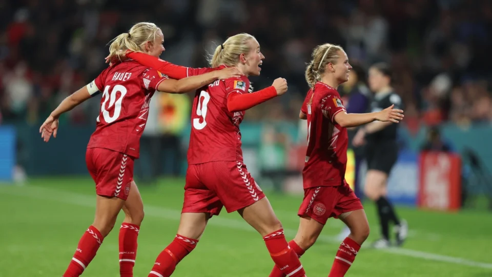 Dinamarca supera a China por 1×0 com gol de cabeça, na Copa do Mundo