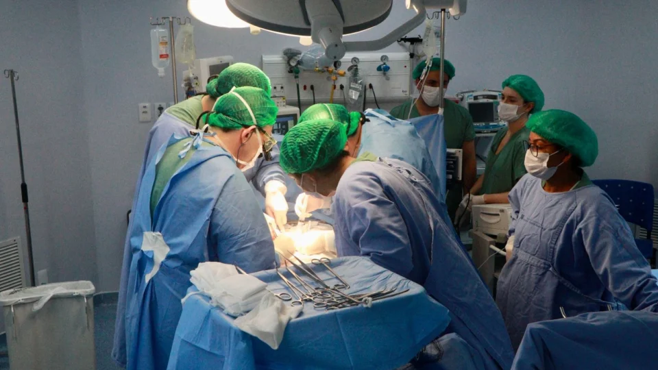 Wilson Lima diz que transplante renal inédito na rede pública estadual traz novas perspectivas para pacientes