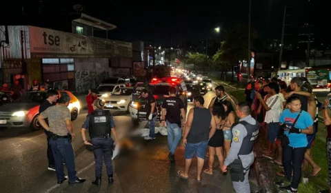 Homem tenta atravessar a Avenida Noel Nutels mas morre ao ser atingido por três carros