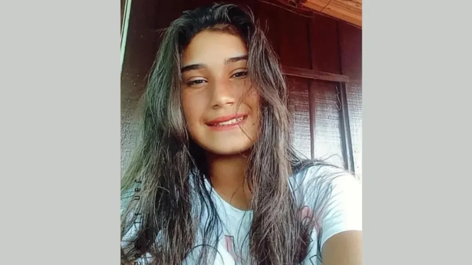 Menina de 14 anos desaparecida é encontrada morta; corpo tinha golpes de faca no peito e no pescoço