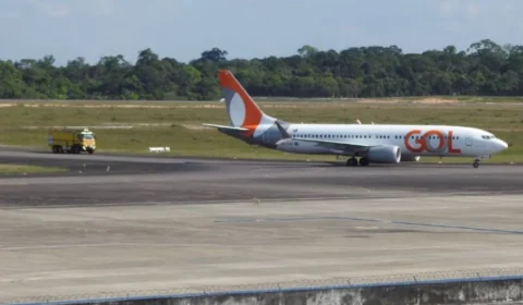 Veja vídeo : avião com 156 passageiros apresenta pane em parte de um dos motores e pousa em Manaus