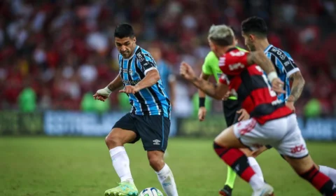 Grêmio recebe Flamengo em jogo de ida da semifinal da Copa do Brasil