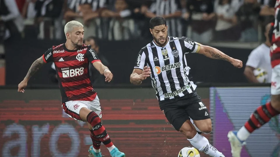 Atlético e Flamengo se enfrentam neste sábado