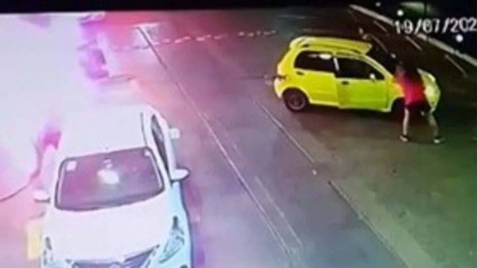 VEJA VÍDEO: Bomba de combustível explode e causa incêndio em posto