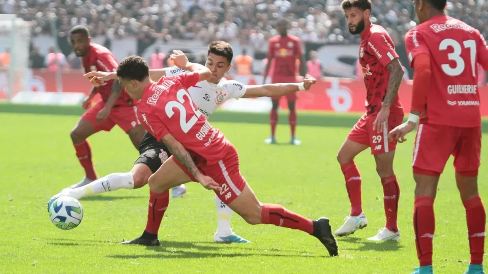 Série A: Bragantino deixa Corinthians perto da zona de rebaixamento