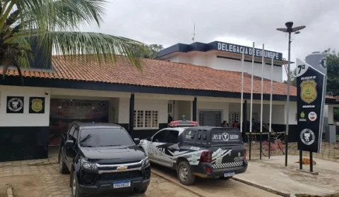 Mulher é presa acusada de integrar grupo internacional de drogas no Amazonas