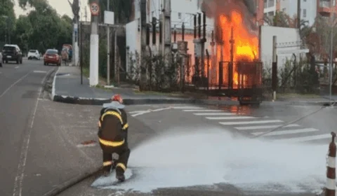Subestação da Amazonas Energia pega fogo na Ponta Negra