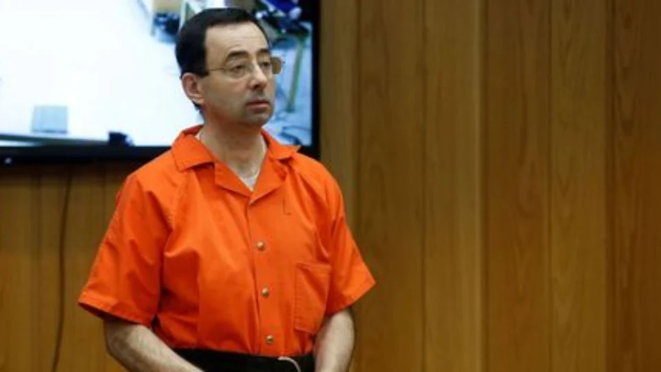 Condenado por abusar de ginastas, ex-médico Larry Nassar é esfaqueado na prisão