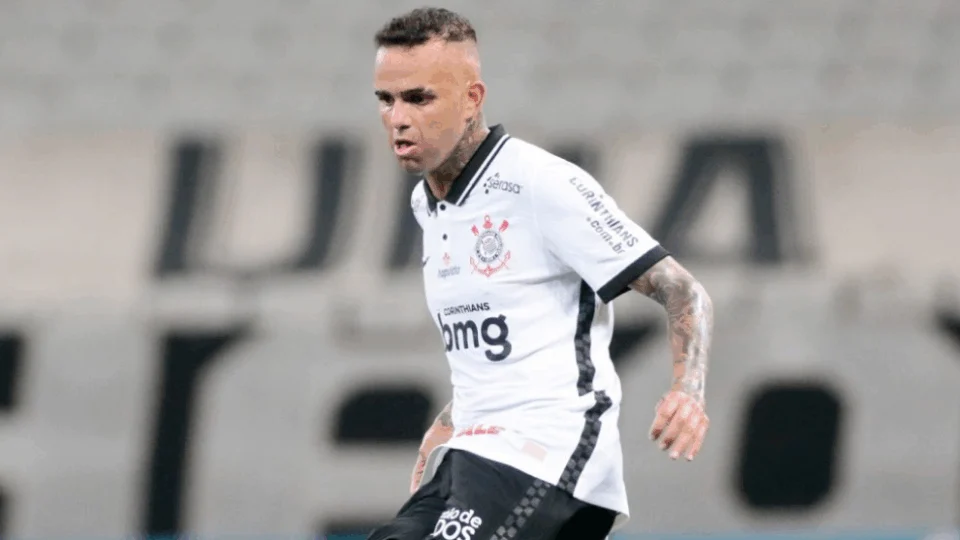 VEJA VÍDEO: Luan, do Corinthians, é agredido por torcedores dentro de motel