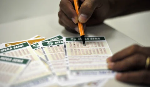 Mega-Sena acumulada pode pagar até R$ 40 milhões hoje