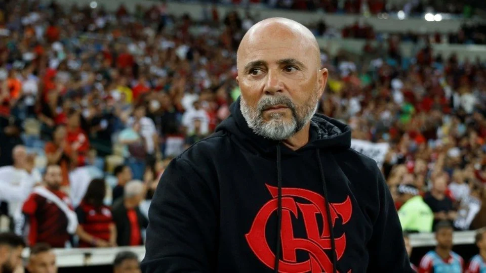 Torcedores pressionam Sampaoli em ‘textão’ após agressão a Pedro, jogador do Flamengo