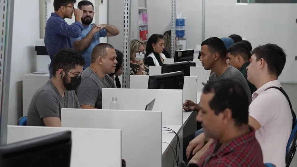 Sine Manaus oferta 122 vagas de emprego nesta segunda-feira (3)