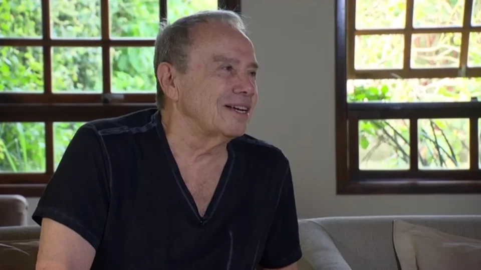 Ator Stenio Garcia ‘respira normal’ e faz tratamento para eliminar bactéria