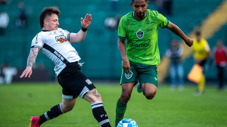 Manaus F.C. é rebaixado para série D do Brasileirão após empate com Figueirense 