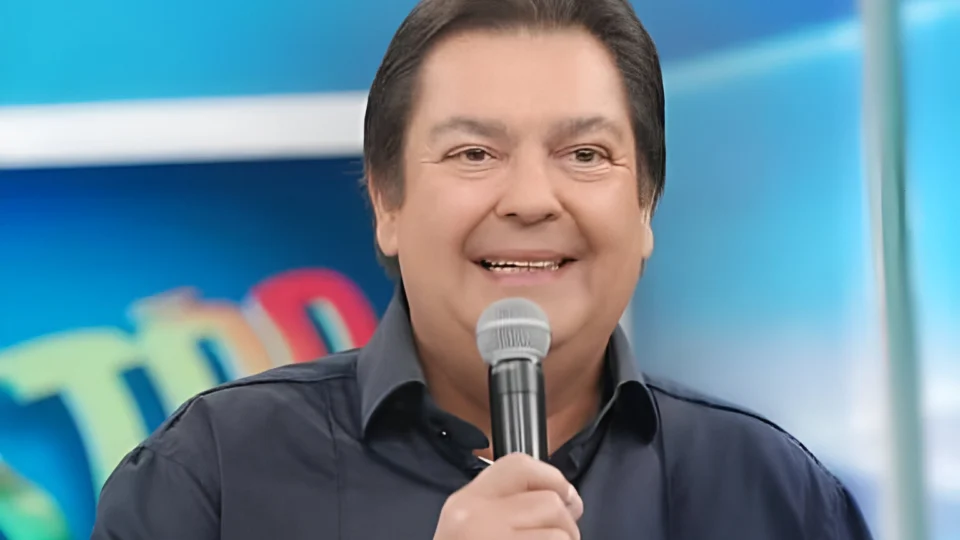 Apresentador Fausto Silva realiza transplante de coração no início da tarde deste domingo (27)
