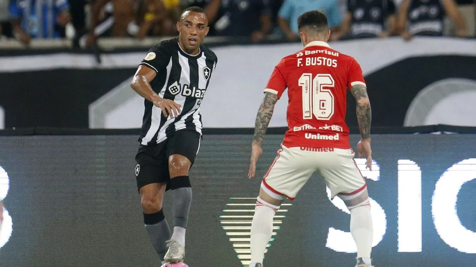 Botafogo recebe o Inter na abertura da 19ª rodada do Brasileiro