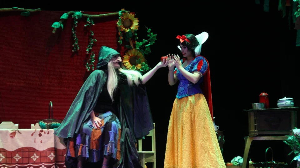 Clássico ‘Branca de Neve’ retorna ao palco do Teatro Amazonas neste domingo