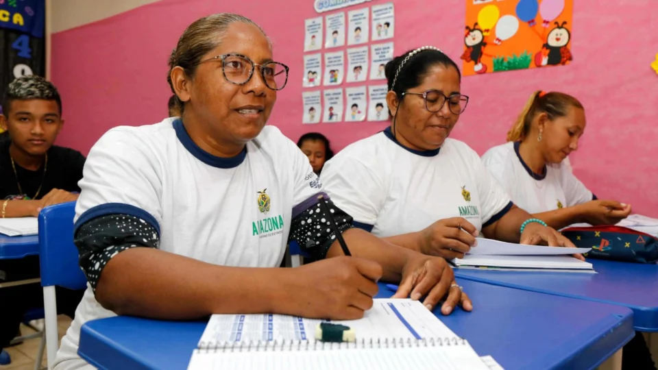 EJA: matrícula de novos alunos e transferência iniciam na sexta-feira