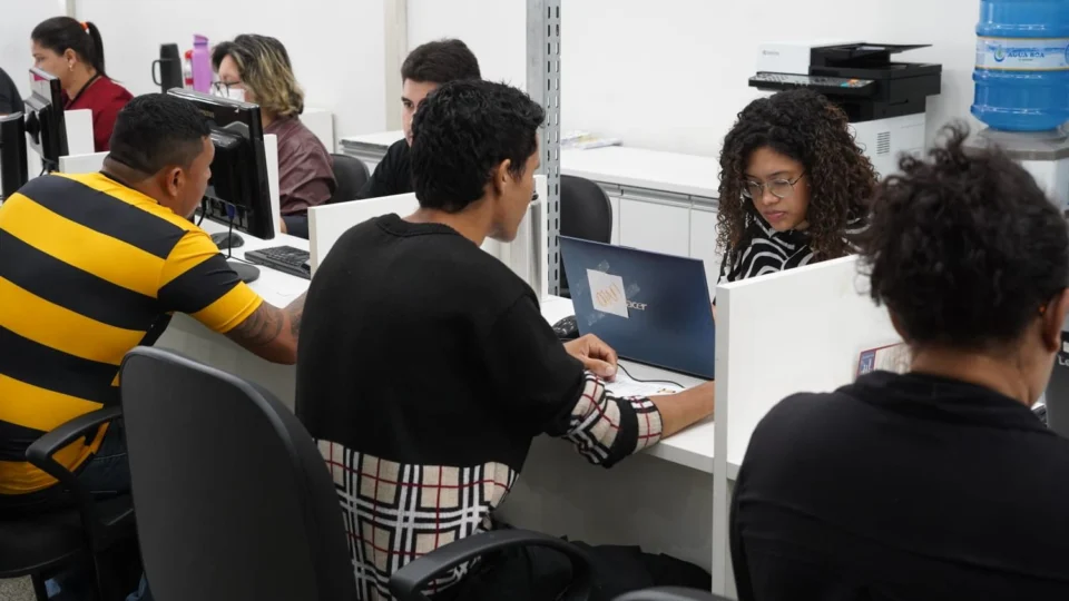 Confira as vagas de emprego disponíveis para esta segunda-feira