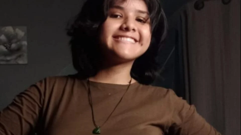 Mãe solicita ajuda para encontrar jovem de 16 anos que desapareceu no Centro de Manaus