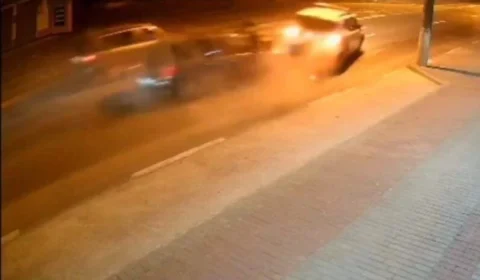 VEJA VÍDEO: viatura da PM é atingida durante racha