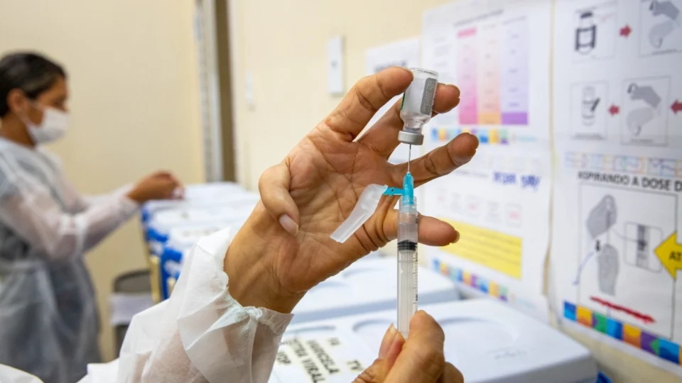 Prefeitura oferta imunizante contra a Covid-19 em 74 pontos esta semana